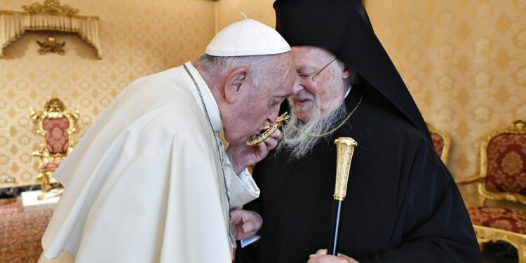 Βατικανό: O Οικουμενικός Πατριάρχης Βαρθολομαίος και ο πάπας Φραγκίσκος, στην Οικουμενική Ολονυκτία