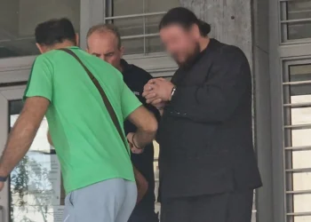 Άγιον Όρος: Παραμένει κρατούμενος ο μοναχός που «έπαιξε ξύλο» με άλλο μοναχό – «Ήπιαμε δύο μπουκάλια κρασί»