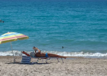 Καιρός για μπάνιο το Σαββατοκύριακο -Έρχεται απότομη αλλαγή από Δευτέρα