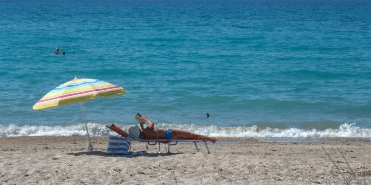 Καιρός για μπάνιο το Σαββατοκύριακο -Έρχεται απότομη αλλαγή από Δευτέρα