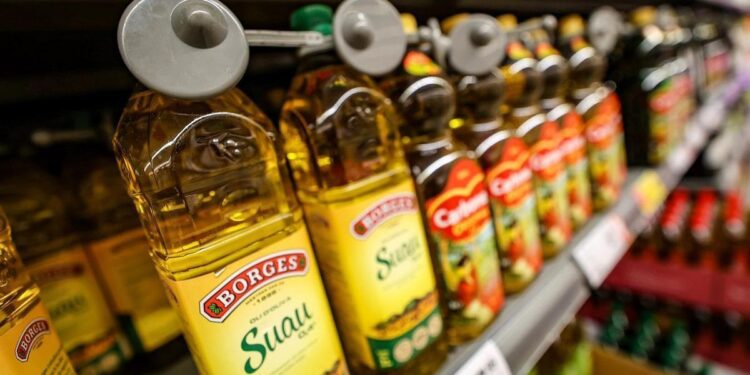 Βάζουν αντικλεπτικά στο ελαιόλαδο, με τις τιμές στα ύψη