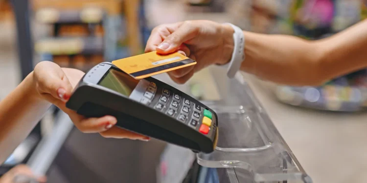 Μητρώο POS: Πότε ξεκινά η καταγραφή από την ΑΑΑE – Τι πρέπει να κάνουν επιχειρήσεις και επαγγελματίες