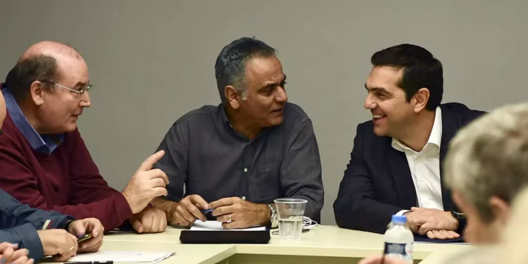 Καρτερός κατά Σκουρλέτη, Φίλη και ΕΦΣΥΝ: «Επίδοξοι σωτήρες πιστεύουν ότι με αυτά τα σκ@τ@ θα κάνουν εύφορο το χωράφι στο οποίο επενδύουν»