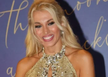 Κωνσταντίνα Σπυροπούλου: Δωρίζει τα ακριβά ρούχα της σε ανθρώπους που έχουν ανάγκη