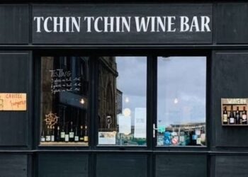 Ελληνίδα η γυναίκα που πέθανε από αλλαντίαση σε εστιατόριο – Άλλοι 10 στο νοσοκομείο