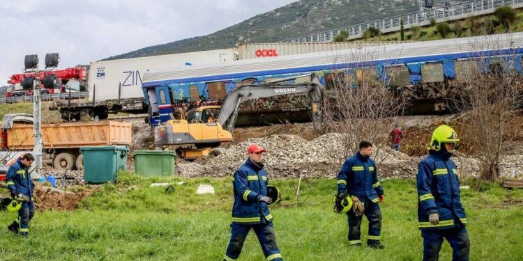 Τέμπη: Στους 15 οι κατηγορούμενοι για τη σιδηροδρομική τραγωδία