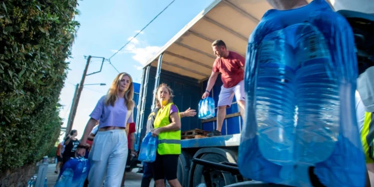 Βόλος: Χωρίς πόσιμο νερό για 15η ημέρα – Πρόβλημα με τα σκουπίδια στον Παγασητικό