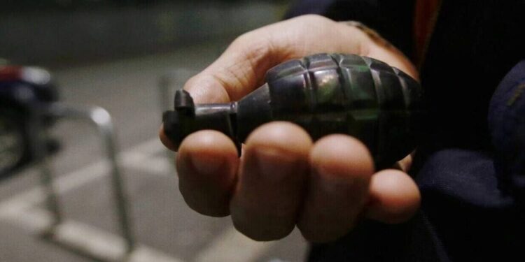 Κυψέλη: Επίθεση με χειροβομβίδα σε πολυκατοικία όπου μένουν οργανωμένοι οπαδοί