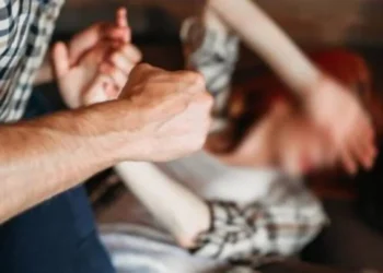 Βόλος: Φρίκη για 22χρονη και το 2,5 ετών παιδί της – Ο Αλβανός σύζυγος τους κρατούσε φυλακισμένους για 2 χρόνια