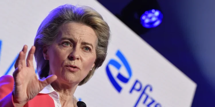 Οσμή σκανδάλου γύρω από τις συμβάσεις για το εμβόλιo Covid: Το «φάντασμα» των SMS λίγο πριν το deal ΕΕ – Pfizer