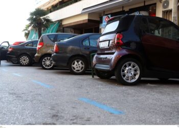 Θέση πάρκινγκ όσο διαμέρισμα στο Παρίσι: Ξέφυγαν οι τιμές, κερδοσκοπία και παρανομίες άνευ προηγουμένου