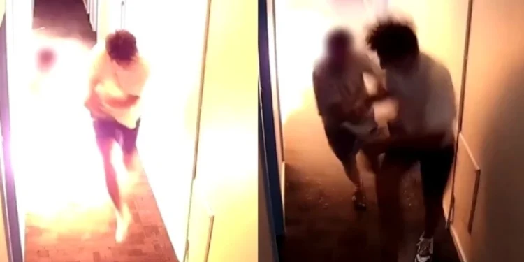 Η τρομακτική στιγμή που μπαταρία ενός ηλεκτρικού ποδηλάτου εκρήγνυται: Γλίτωσαν την τελευταία στιγμή (vid)