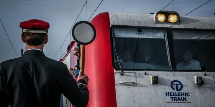 Για μετωπική με χρεοκοπία πάει η Hellenic Train – «Δεν ξεμπερδέψατε με εμάς» λένε συγγενείς θυμάτων στα Τέμπη