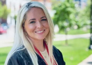 Κοινωνική λειτουργός παραδέχτηκε ότι έκανε σεξ με 13χρονο αγόρι που είχε υπό την επίβλεψή της