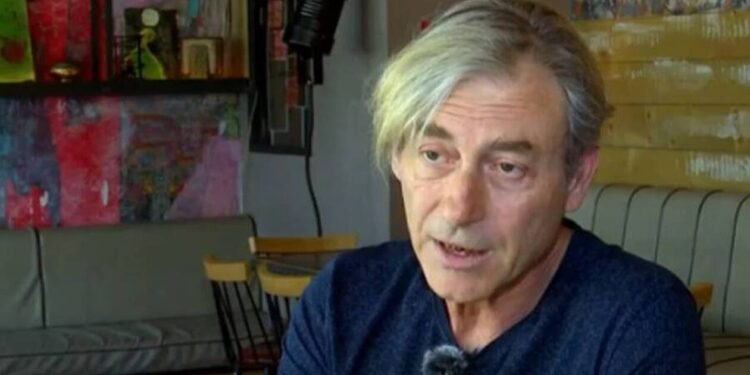 Ώρες αγωνίας για τον αγαπημένο ηθοποιό Αίαντα Μανθόπουλο – Δίνει μάχη για τη ζωή του