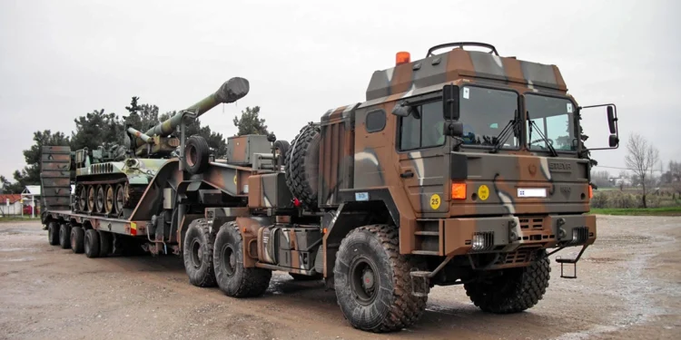 Ωρωπός: Αρματοφόρο που συμμετείχε στον «Παρμενίωνα» παρέσυρε και σκότωσε 70χρονη