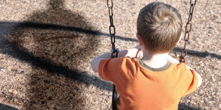 Χαλκίδα: «Αν δεν κάτσεις, θα σε πετάξω από το μπαλκόνι» είπε στον 9χρονο ο πατέρας του πριν επιχειρήσει να τον βιάσει