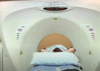 Γυναίκα ζει 80 χρόνια με μια βελόνα καρφωμένη στο εγκέφαλο