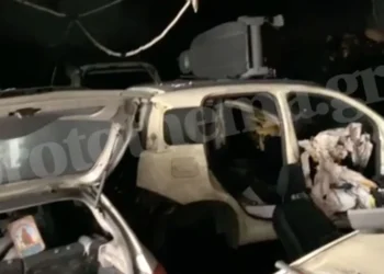 Νέο Ηράκλειο: Έκλεβαν αυτοκίνητα, τα διέλυαν και τα πωλούσαν ως ανταλλακτικά – Βίντεο-ντοκουμέντο από το «εργαστήριο»