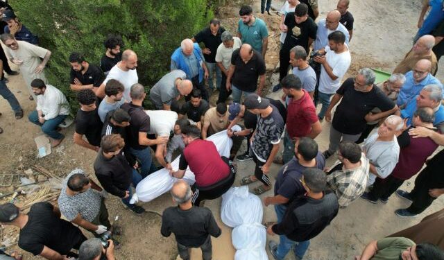 LIVE Eικόνα: Επιχειρεί στη Γάζα ο στρατός – Πάνω από 8.000 οι νεκροί Παλαιστίνιοι