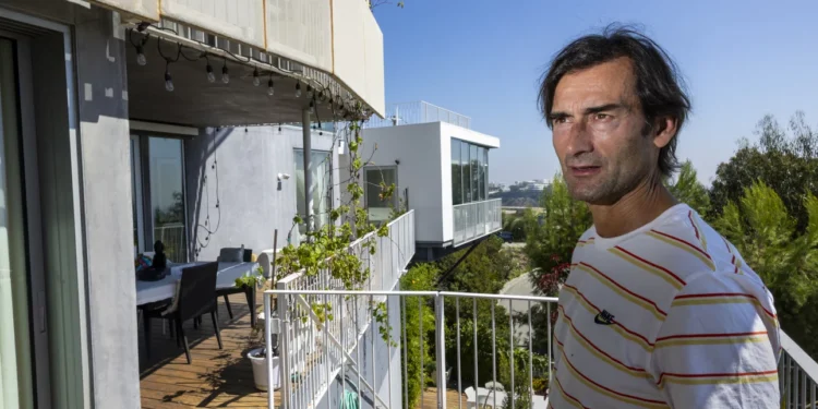 Πώς την πάτησε ιδιοκτήτης Airbnb -Δεν μπορεί να βγάλει την νοικάρισσα, μένει χωρίς να πληρώνει στον ξενώνα του