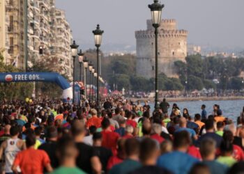 Θεσσαλονίκη: «Πλημμυρίζει» η πόλη με 18.000 δρομείς – Τι ώρα κλείνει το κέντρο