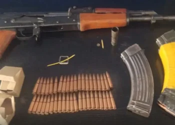 Κυψέλη: Τους σταμάτησαν για έλεγχο και είχαν μαζί τους ένα καλάσνικοφ με 3 γεμιστήρες και 140 φυσίγγια