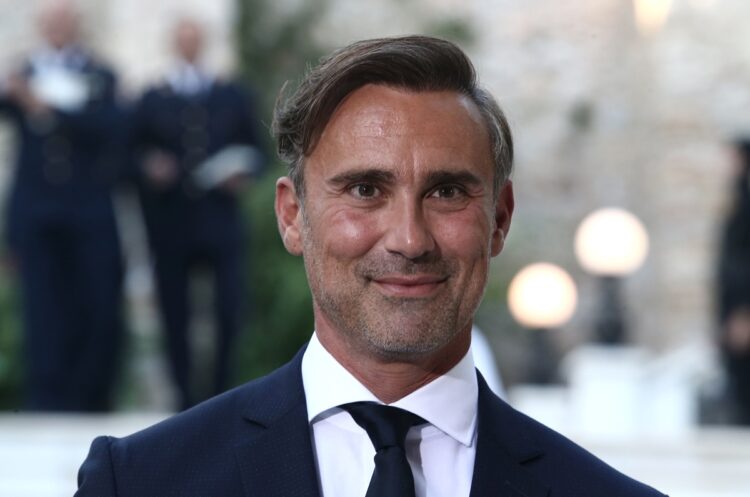 Ο Καπουτζίδης αποκαλύπτει πώς δημιουργήθηκε ο ρόλος της “Αμαλίας” στο Πάρα Πέντε