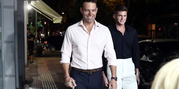 Τι αλλάζει μετά τον γάμο του Στέφανου Κασσελάκη με τον Τάιλερ στις ΗΠΑ – Τι προβλέπει η ελληνική νομοθεσία