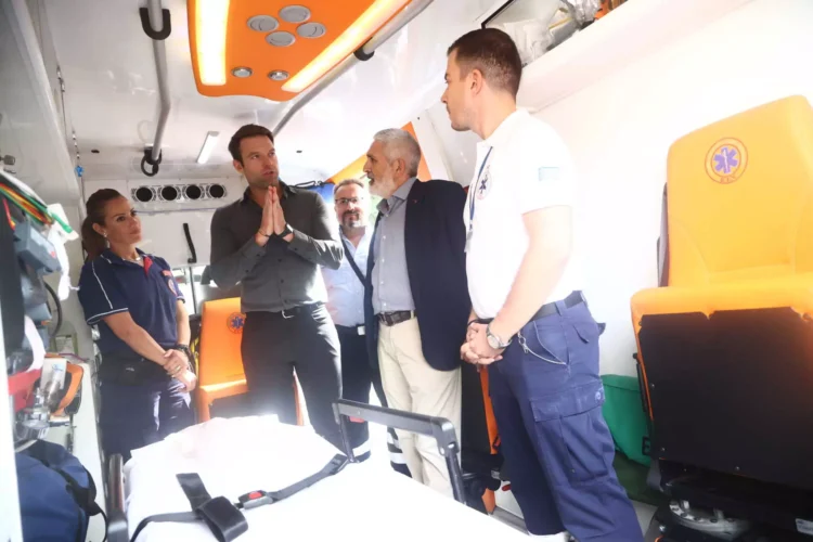 Κασσελάκης από το ΕΚΑΒ Θεσσαλονίκης: Ξέρω ότι είναι εξαντλητικό επάγγελμα γιατί και ο Τάιλερ ήταν διασώστης