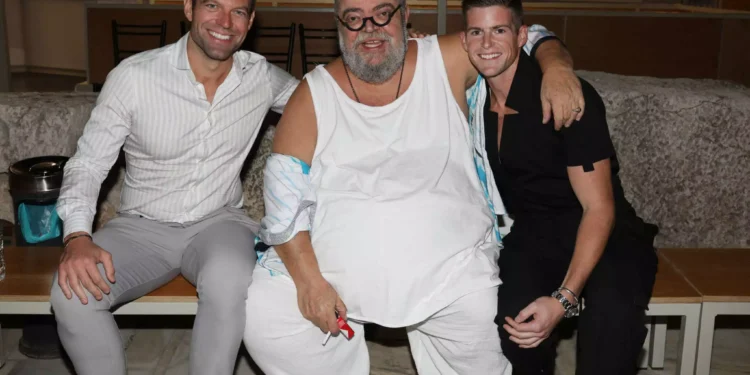 Ο Στέφανος Κασσελάκης μαζί με τον Τάιλερ στο Ηρώδειο – Παρακολούθησαν συναυλία του Σταμάτη Κραουνάκη