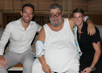 Κραουνάκης για τη φωτογραφία με Κασσελάκη-Τάιλερ: Εγραψαν κάποιοι ότι θα κάνω την παρένθετη μητέρα, δεν θα ασχοληθώ