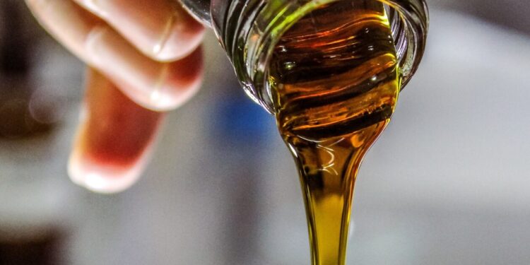 Ελαιόλαδο: 100% αυξήθηκε η τιμή του μέσα σε δύο μήνες – Παραδείγματα