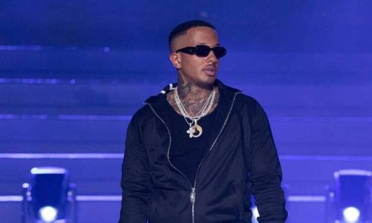 Light για Ανδρέα Μικρούτσικο: «Θα έρθουν με τα πι και τις μαγκούρες στο επόμενό μου live»