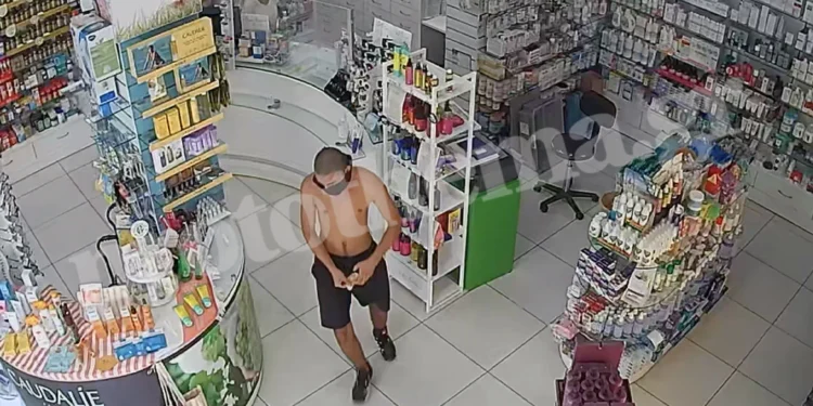 Πειραιάς: Συμμορία απειλούσε με όπλα και μαχαίρια υπαλλήλους φαρμακείων και «άδειαζαν» τα ταμεία – Βίντεο ντοκουμέντο