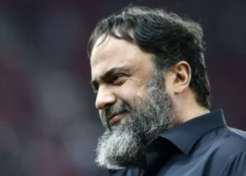 Ολυμπιακός για ορισμό Μαρέσκα: «Ο Μάνταλος κι η συμμορία τινάζουν στον αέρα το μεγαλύτερο παιχνίδι της χώρας»