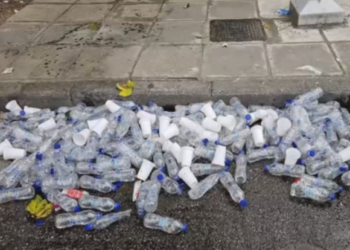 Θεσσαλονίκη: Ένας μεγάλος σκουπιδότοπος το κέντρο της πόλης μετά τον Διεθνή Ημιμαραθώνιο