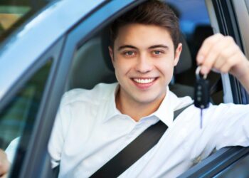 Δίπλωμα οδήγησης και σε 15χρονους – Η πρόταση που προκαλεί αντιδράσεις
