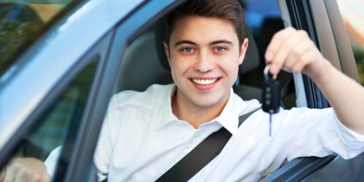 Δίπλωμα οδήγησης και σε 15χρονους – Η πρόταση που προκαλεί αντιδράσεις