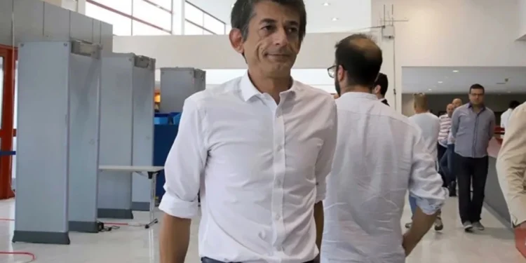 ΣΥΡΙΖΑ: «Πανηγυρίζει» ο Καρανίκας για τις διαγραφές: «Επιτέλους τέλος!»