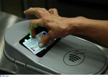 Νέο σύστημα tap ‘n’ pay σε λεωφορεία, ηλεκτρικό και μετρό: Τέλος οι «επισκέψεις» στα μηχανήματα για εισιτήρια