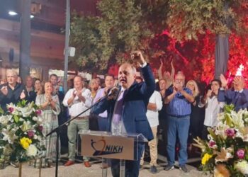 Σέρρες: Γλέντι με ζουρνάδες και νταούλια στο Σιδηρόκαστρο μετά την επικράτηση Τάτσιου στον δήμο Σιντικής(Βίντεο)