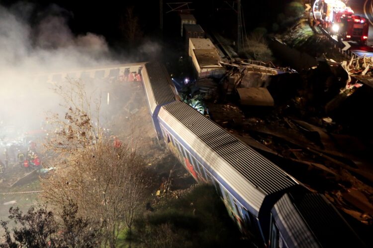 Τέμπη: Δειγματοληψίες εδάφους για να διευκρινιστούν τα αναπάντητα ερωτήματα της τραγωδίας