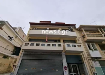 Θεσσαλονίκη: «Εγώ τη σκότωσα» ομολόγησε ο παιδοκτόνος – Γιατί έπνιξε την κόρη του με τα ίδια του τα χέρια