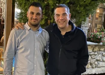 Σε χασαποταβέρνα στα Πράμαντα δείπνησε ο Αλέξης Τσίπρας – Δείτε φωτογραφία