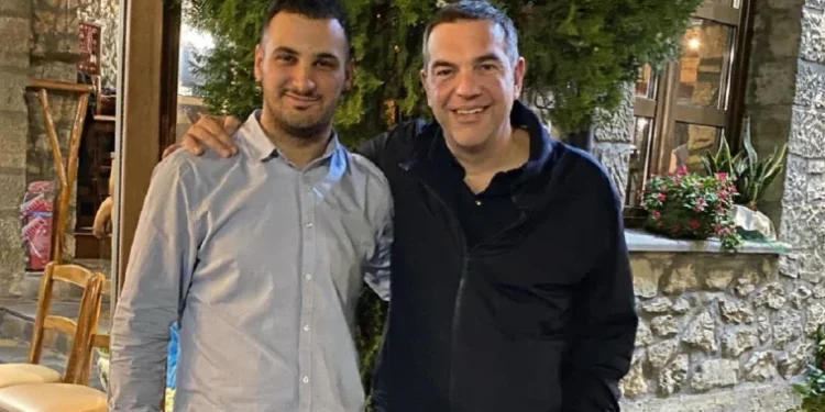 Σε χασαποταβέρνα στα Πράμαντα δείπνησε ο Αλέξης Τσίπρας – Δείτε φωτογραφία