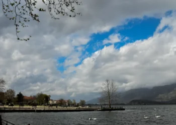 Καιρός: Επιμένουν οι υψηλές θερμοκρασίες -Σε ποιες περιοχές θα βρέξει