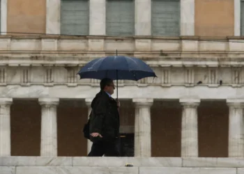 Κακοκαιρία εξπρές: Βροχές και ισχυρές καταιγίδες τις επόμενες ώρες – Πότε φτιάχνει ο καιρός