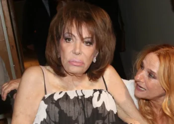 Μαίρη Χρονοπούλου: Σε κώμα η ηθοποιός – Εξαιρετικά κρίσιμη η κατάστασή της