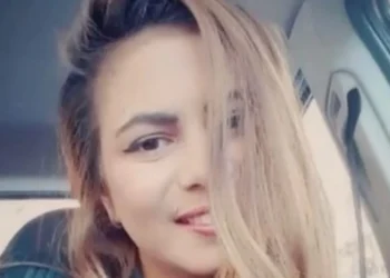 Θρίλερ με τον θάνατο της 24χρονης που βρέθηκε νεκρή στο μπάνιο -«Έπαθε ηλεκτροπληξία», λέει ο 56χρονος σύντροφός της